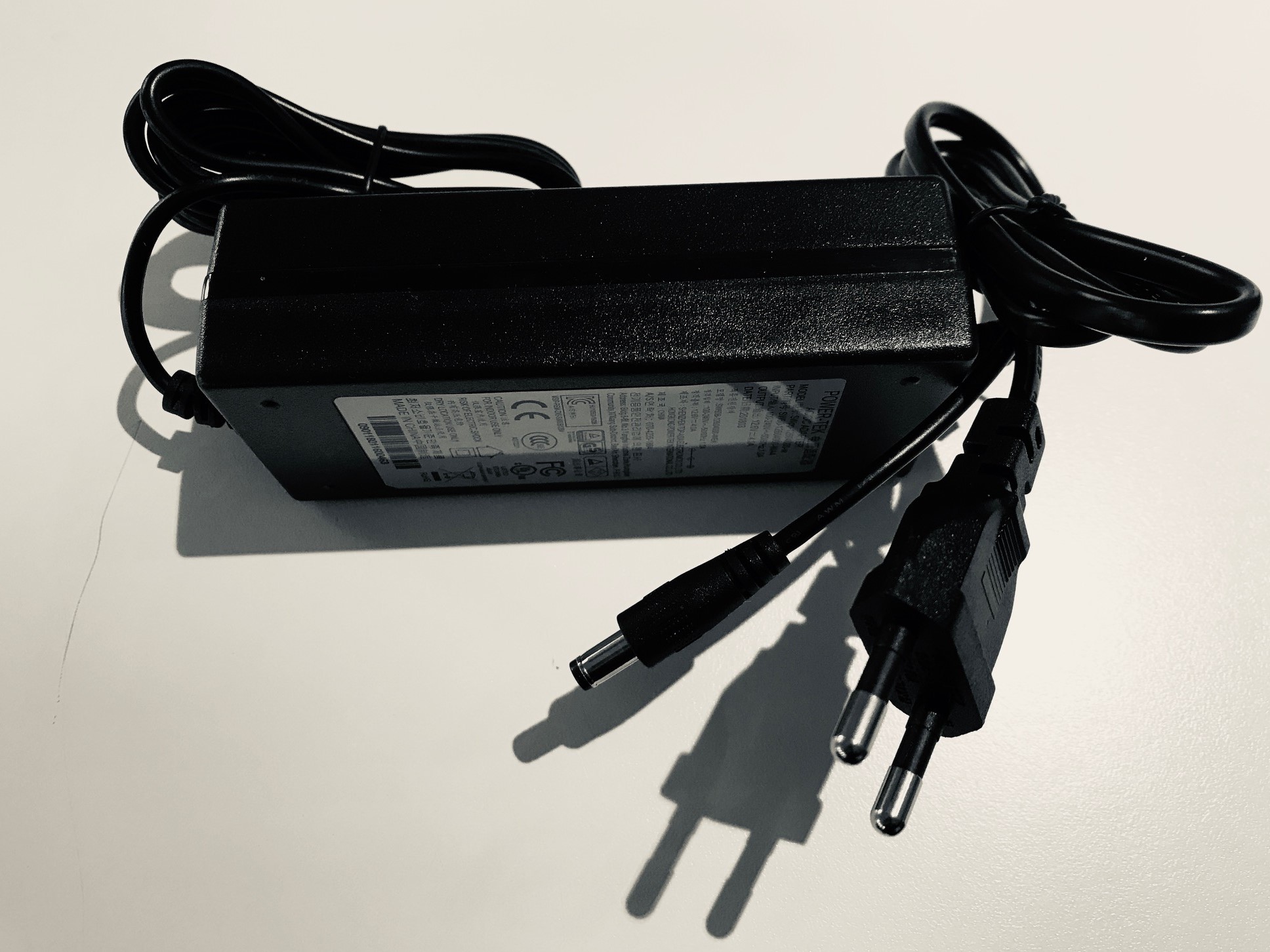 Ladegerät für HENES BROON Fahrzeuge mit 24V Lithium Akkupack