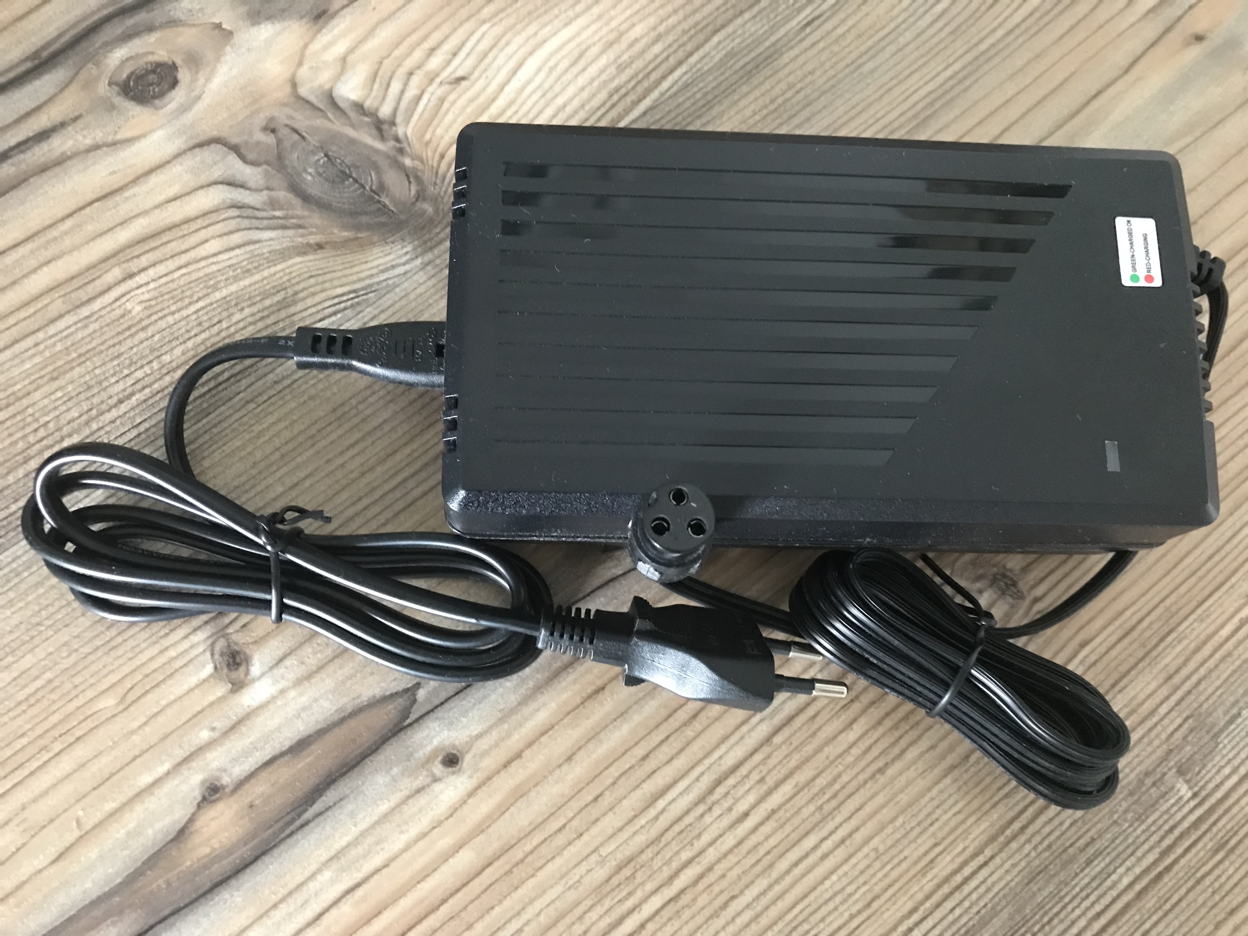 Ladegerät für Dirt Bike 48V mit 1600W